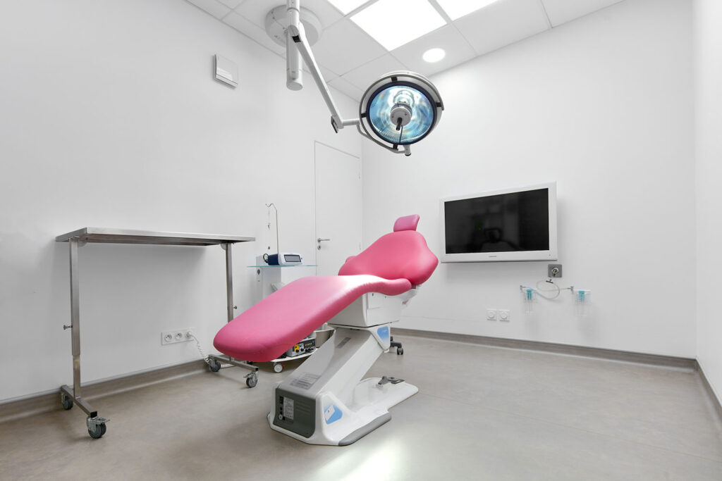 Salle de chirurgie — cabinet dentaire Monteux
