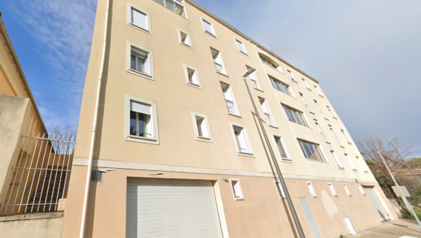 Résidence collective Carpentras — vue de l'immeuble