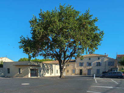 Bâtiment ancien & centre de chirurgie dentaire — Monteux, Vaucluse